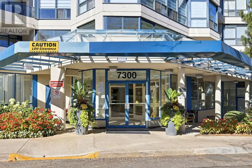 Apartment at 904 - 7300 YONGE STREET, Vaughan