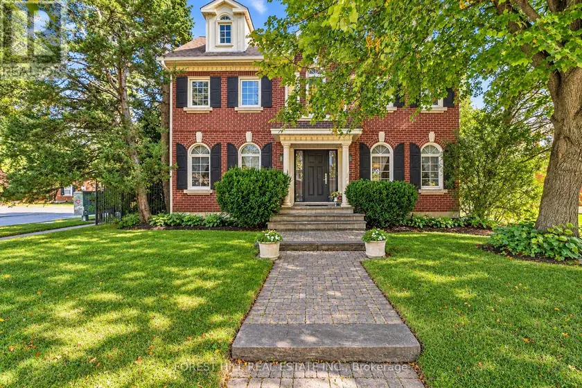 Detached at 15 THEOBALDS CIRCLE, Richmond Hill