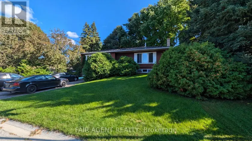 Detached at 33 MAYNARD DRIVE, King