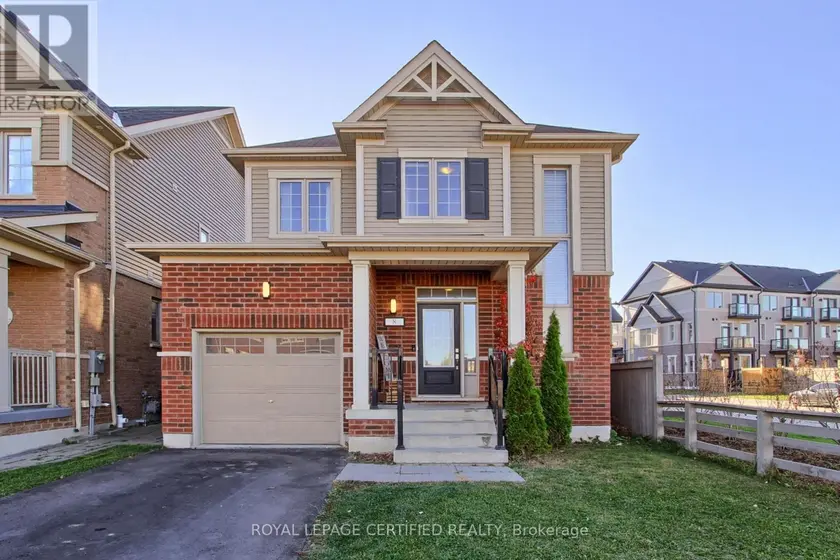 Detached at 8 MARTIN TRAIL, New Tecumseth