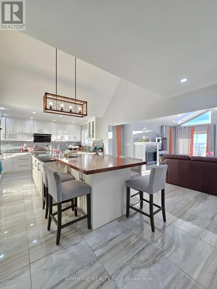 Detached at RM 3 - 66A COOKS BAY DRIVE, Georgina