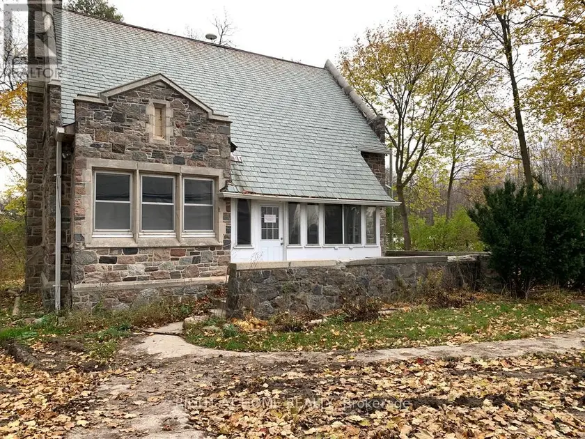 Detached at 13760 KEELE STREET, King