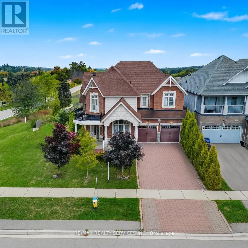 Detached at 2 KENNEDY BOULEVARD, New Tecumseth