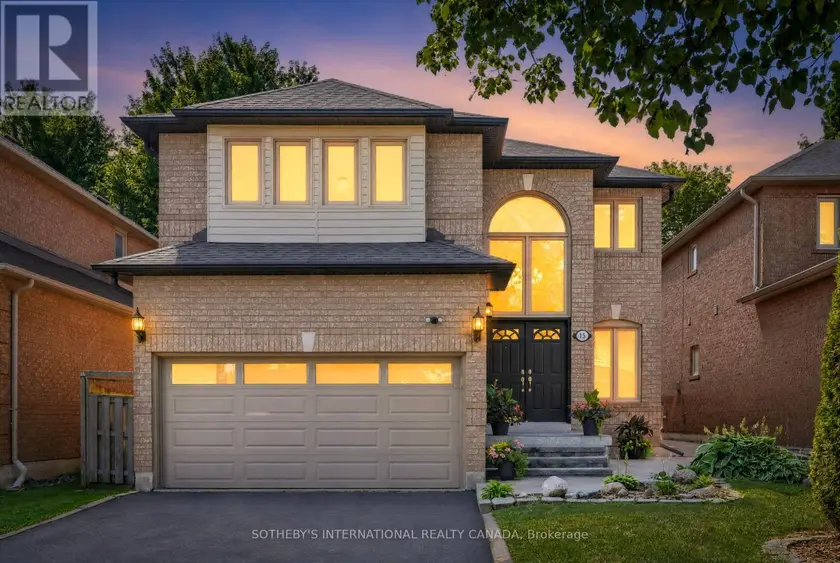 Detached at 15 KLAMATH COURT, Vaughan