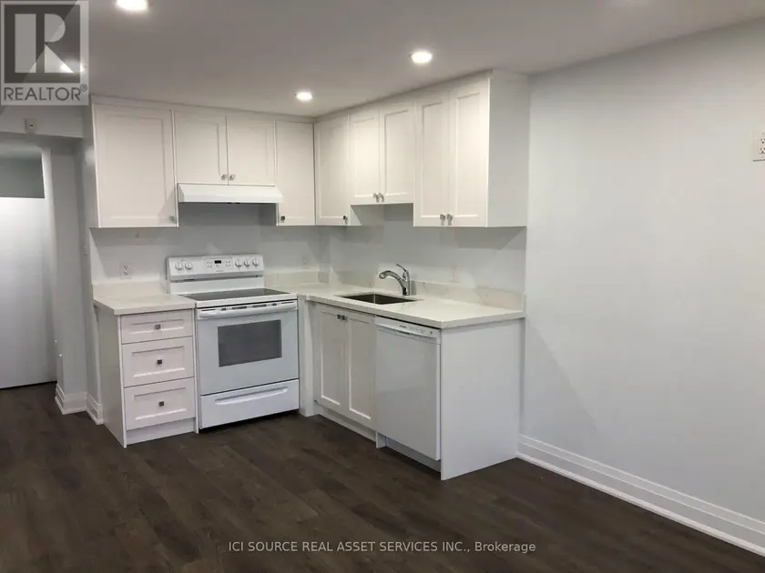 Townhouse at LOWER LEVEL - 147 WALTER SINCLAIR COURT, Richmond Hill