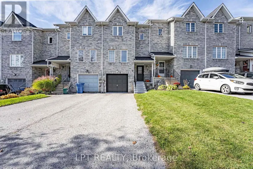 Townhouse at 8 HATTIE COURT, Georgina