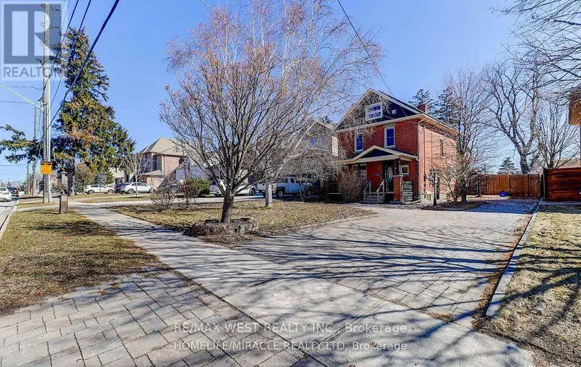 Detached at 8243 KIPLING AVENUE, Vaughan