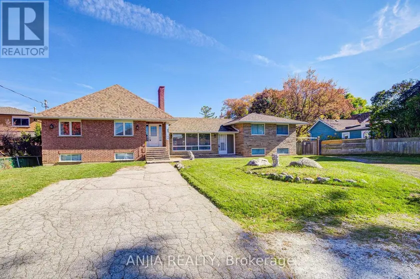 Detached at 9725 KEELE STREET, Vaughan