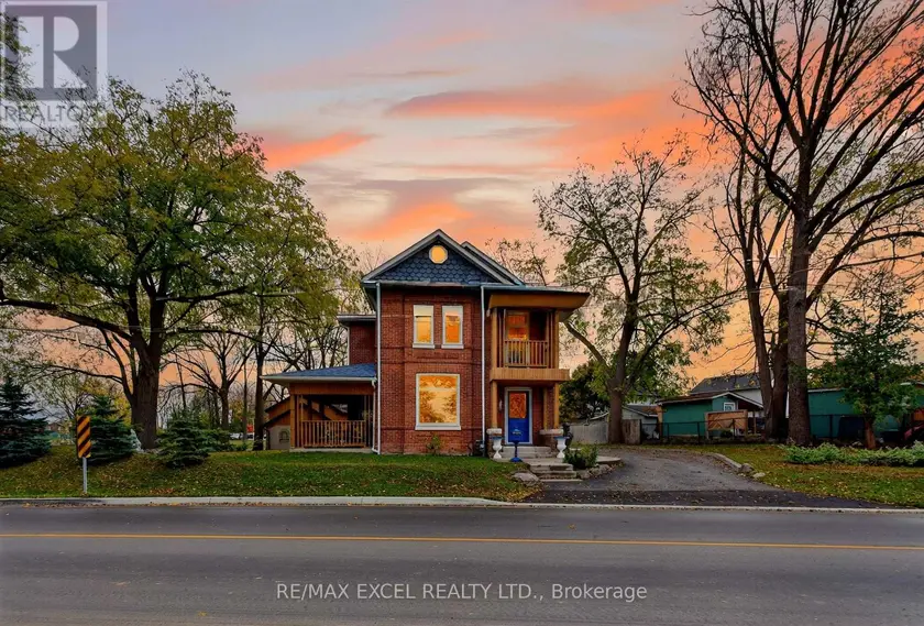 Detached at 9 THE QUEENSWAY N, Georgina