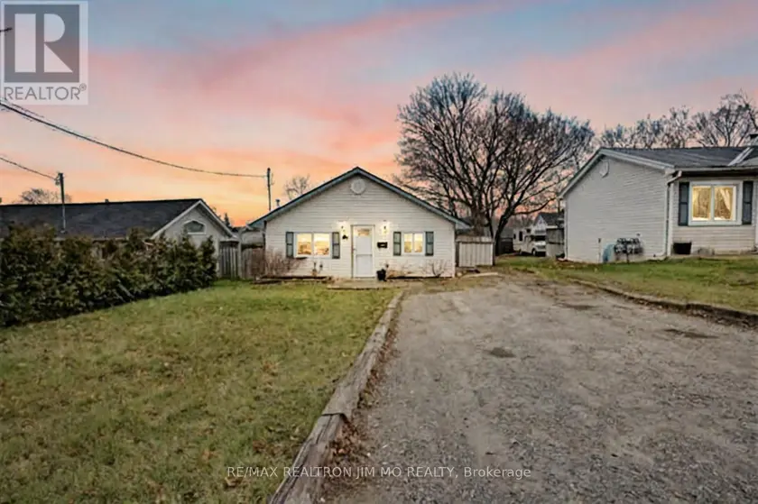 Detached at 277 PASADENA DRIVE, Georgina