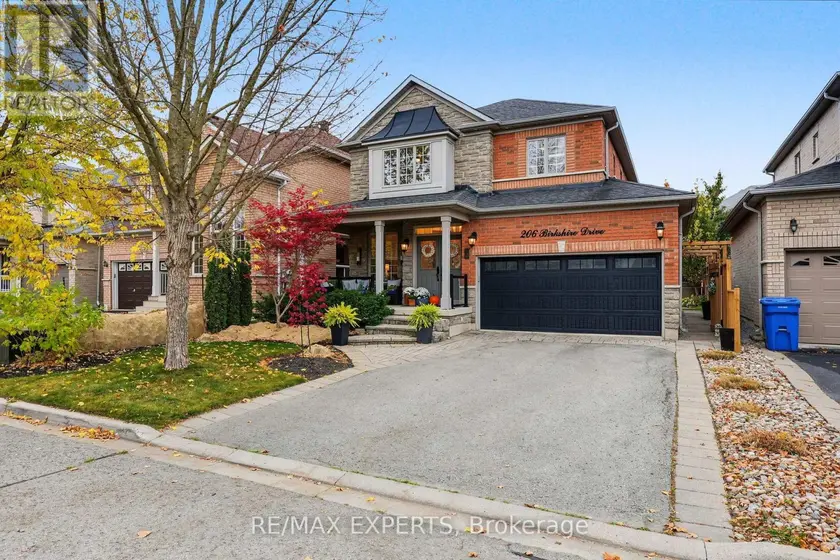 Detached at 206 BIRKSHIRE DRIVE, Aurora