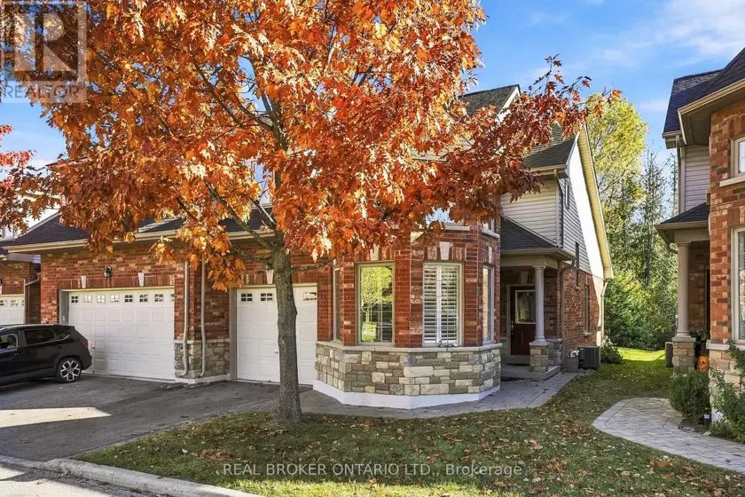 Townhouse at 33 FRED BARNARD WAY, Uxbridge