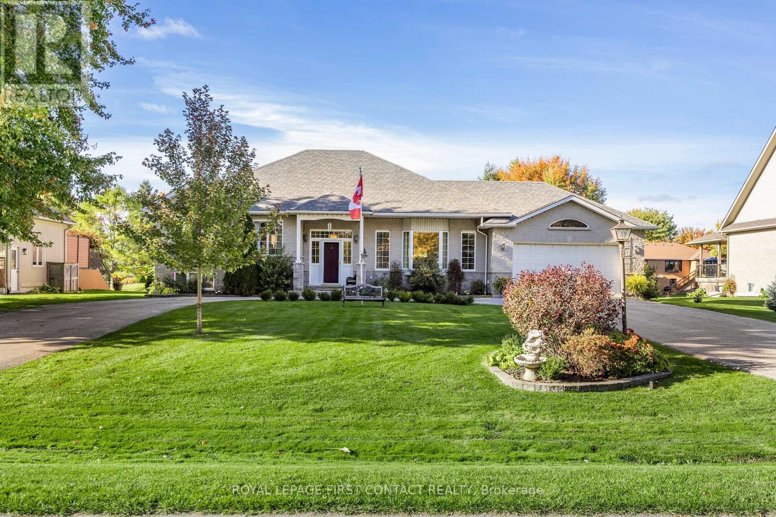 Detached at 93 BAYSHORE DRIVE, Ramara