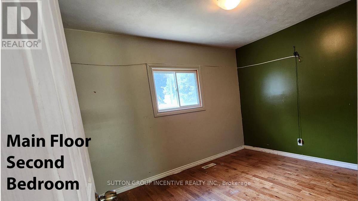 Detached at 856 NEY AVENUE, Tay