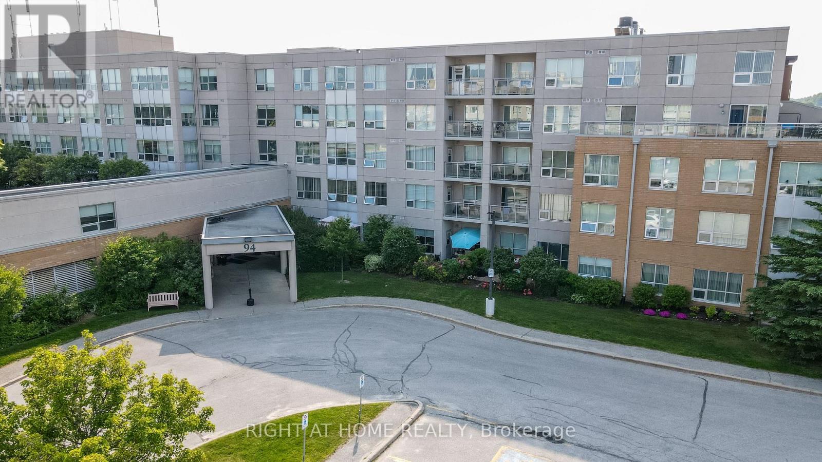 Apartment at 417 - 94 DEAN AVENUE, Barrie (Painswick South)