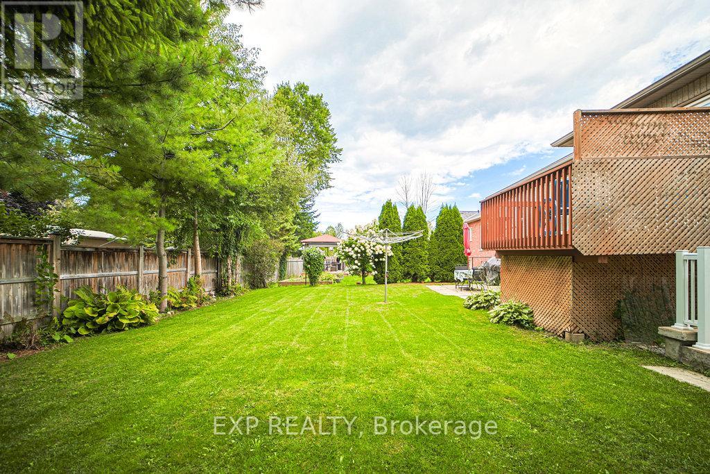 Detached at 27 GREEN PINE CRESCENT, Wasaga Beach