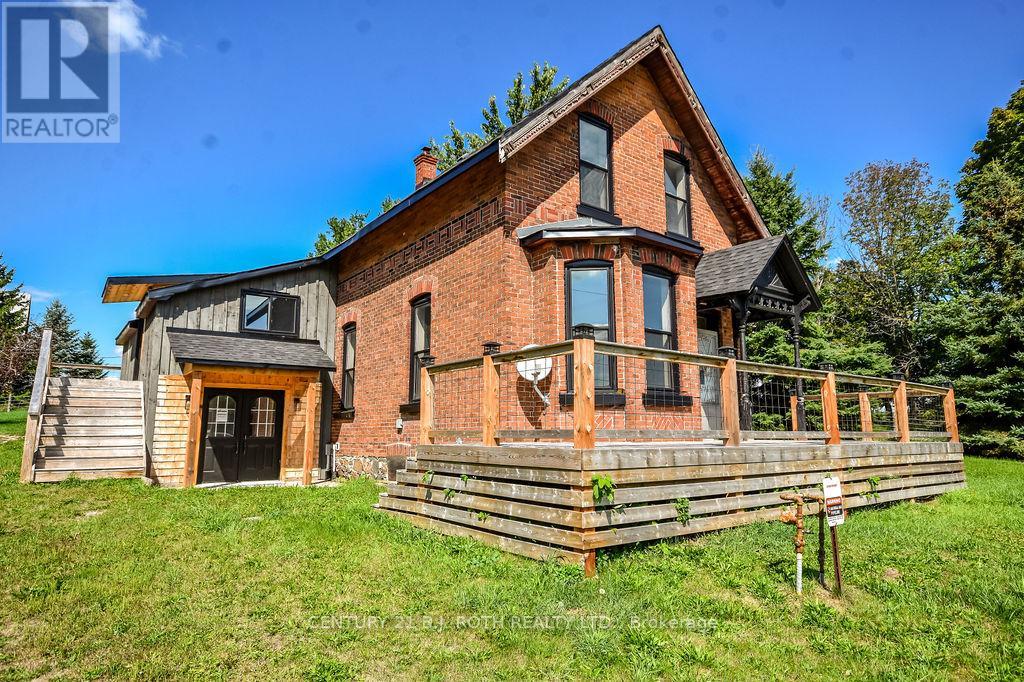 Detached at 1998 OLD BARRIE ROAD E, Oro-Medonte