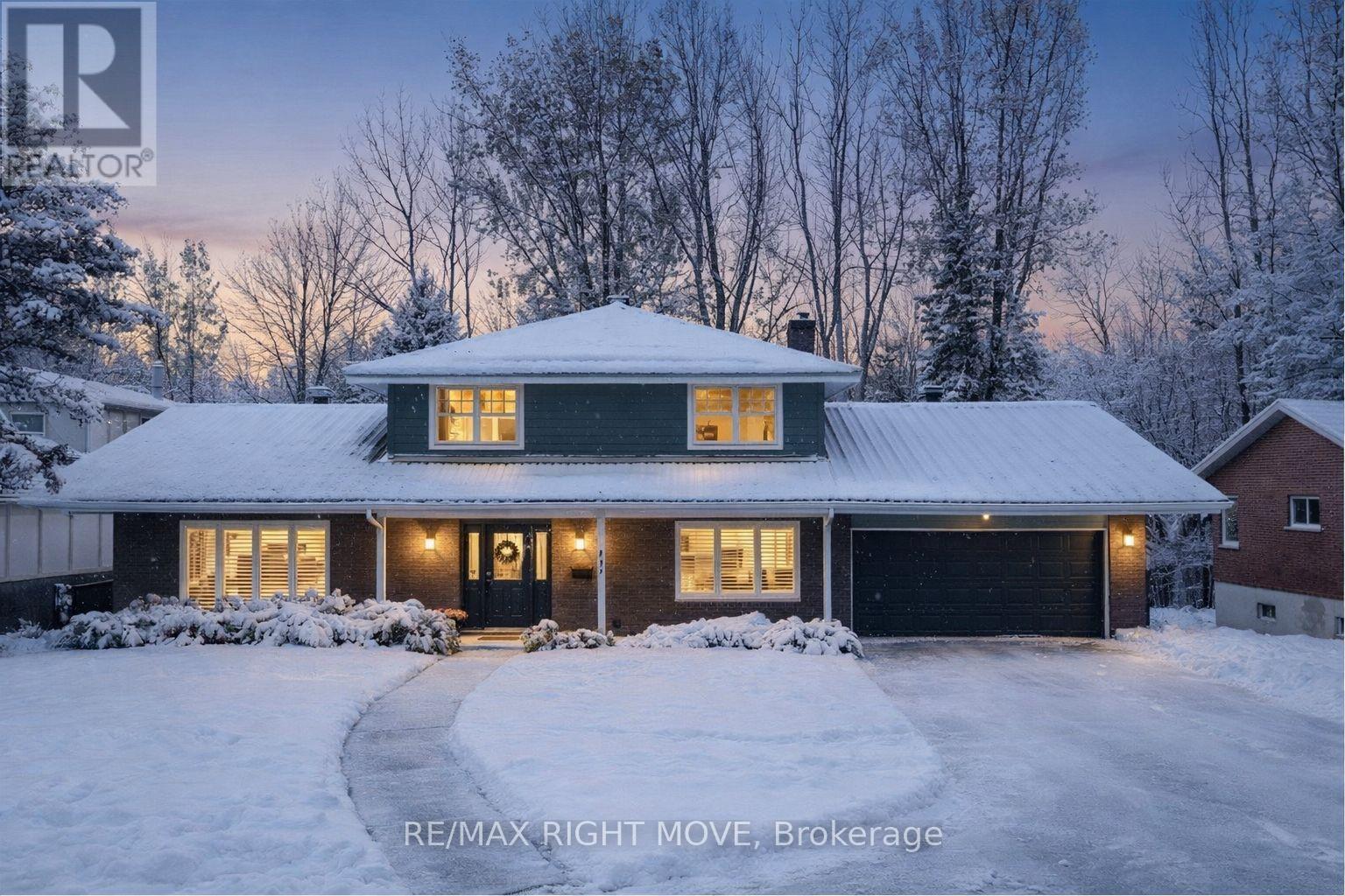 Detached at 407 BAY STREET, Orillia