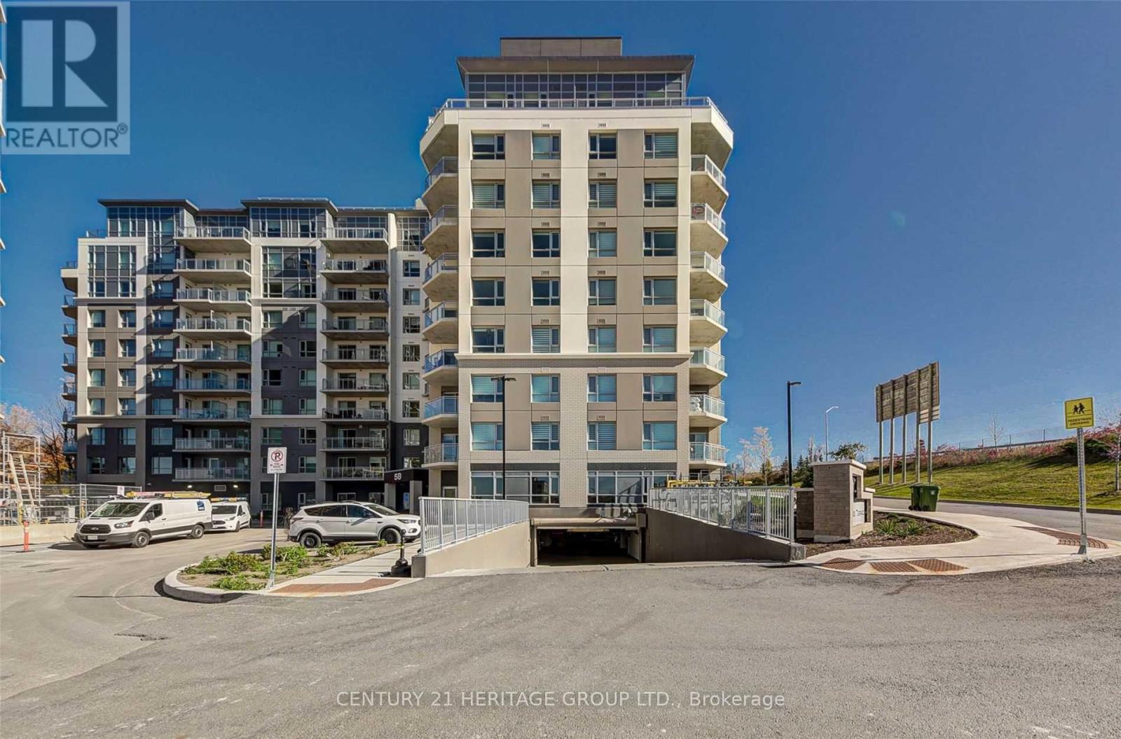 Apartment at 808 - 58 LAKESIDE TERRACE, Barrie (Little Lake)