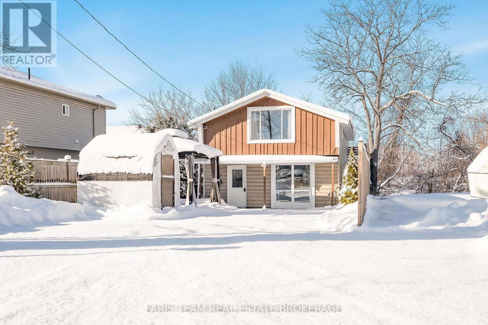 Detached at 3 COURTLAND STREET, Orillia