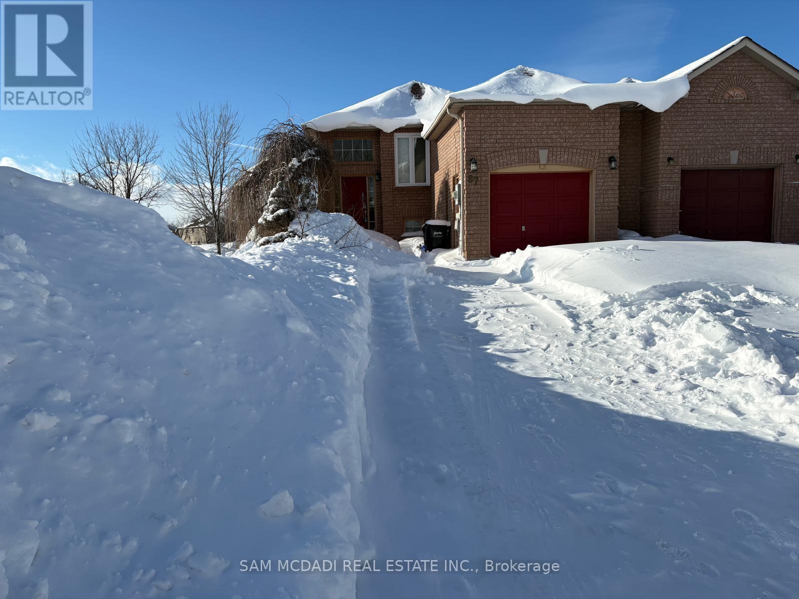 Semi-Detached/Link at LOWER - 87 RUNDLE CRESCENT, Barrie (Holly)