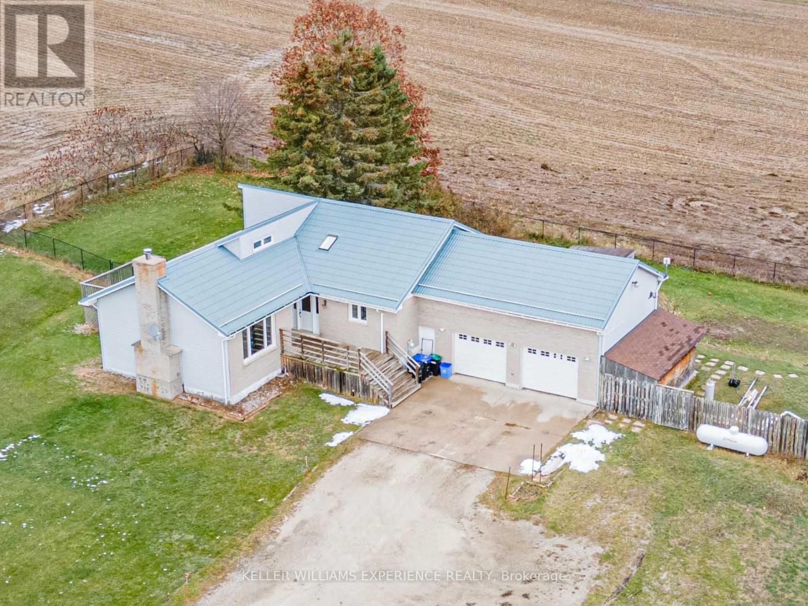 Detached at 2717 3/4 SIDE ROAD SUNNIDALE, Clearview