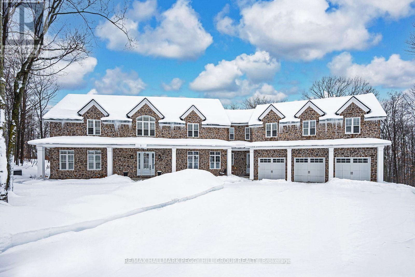 Detached at 16 HERON BOULEVARD, Springwater (Snow Valley)