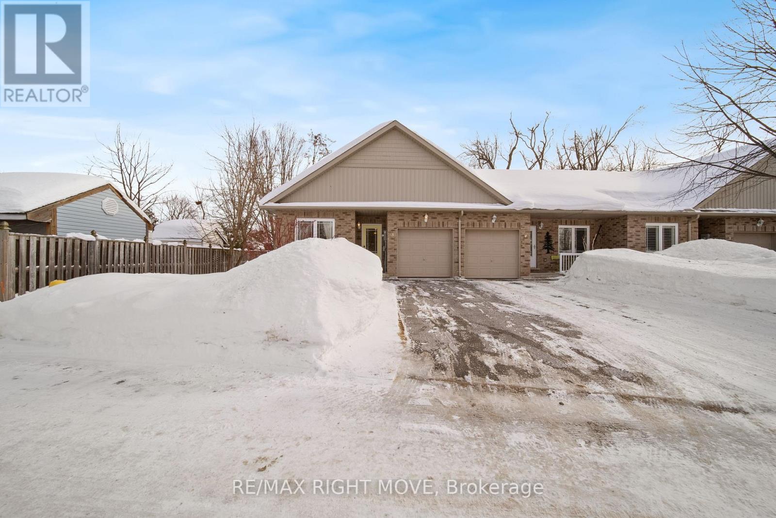 Townhouse at 3 TAYLOR DRIVE, Orillia