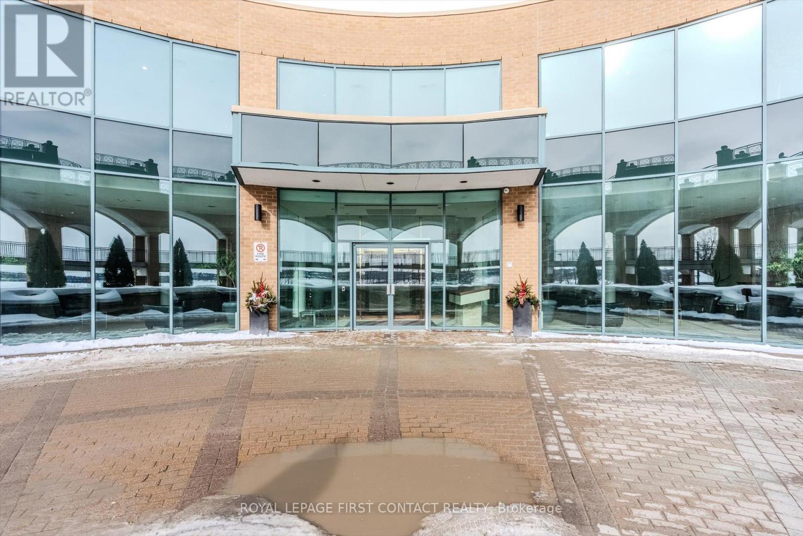 Apartment at 808 - 140 DUNLOP STREET E, Barrie