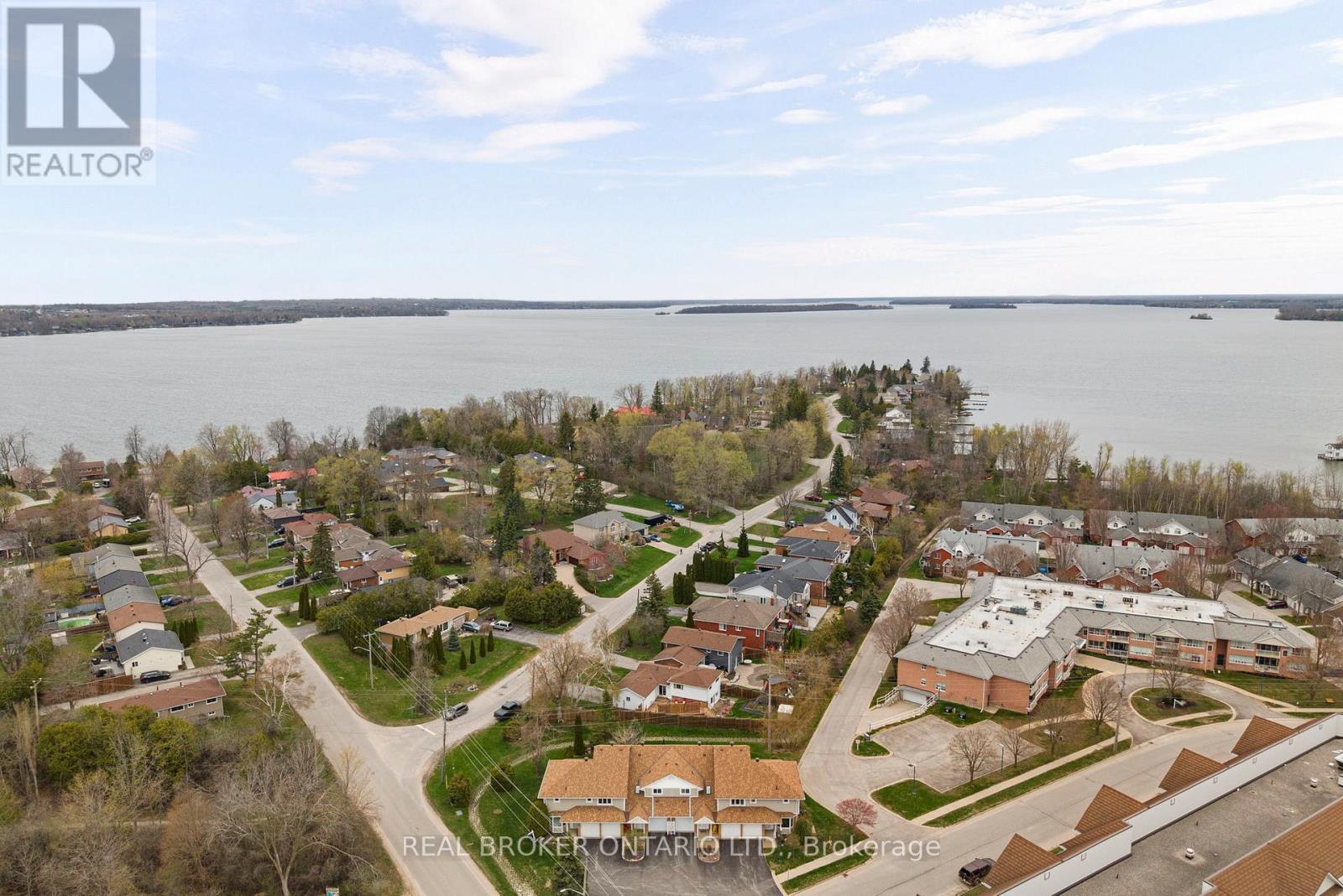 Townhouse at 102 - 10 MUSEUM DRIVE, Orillia