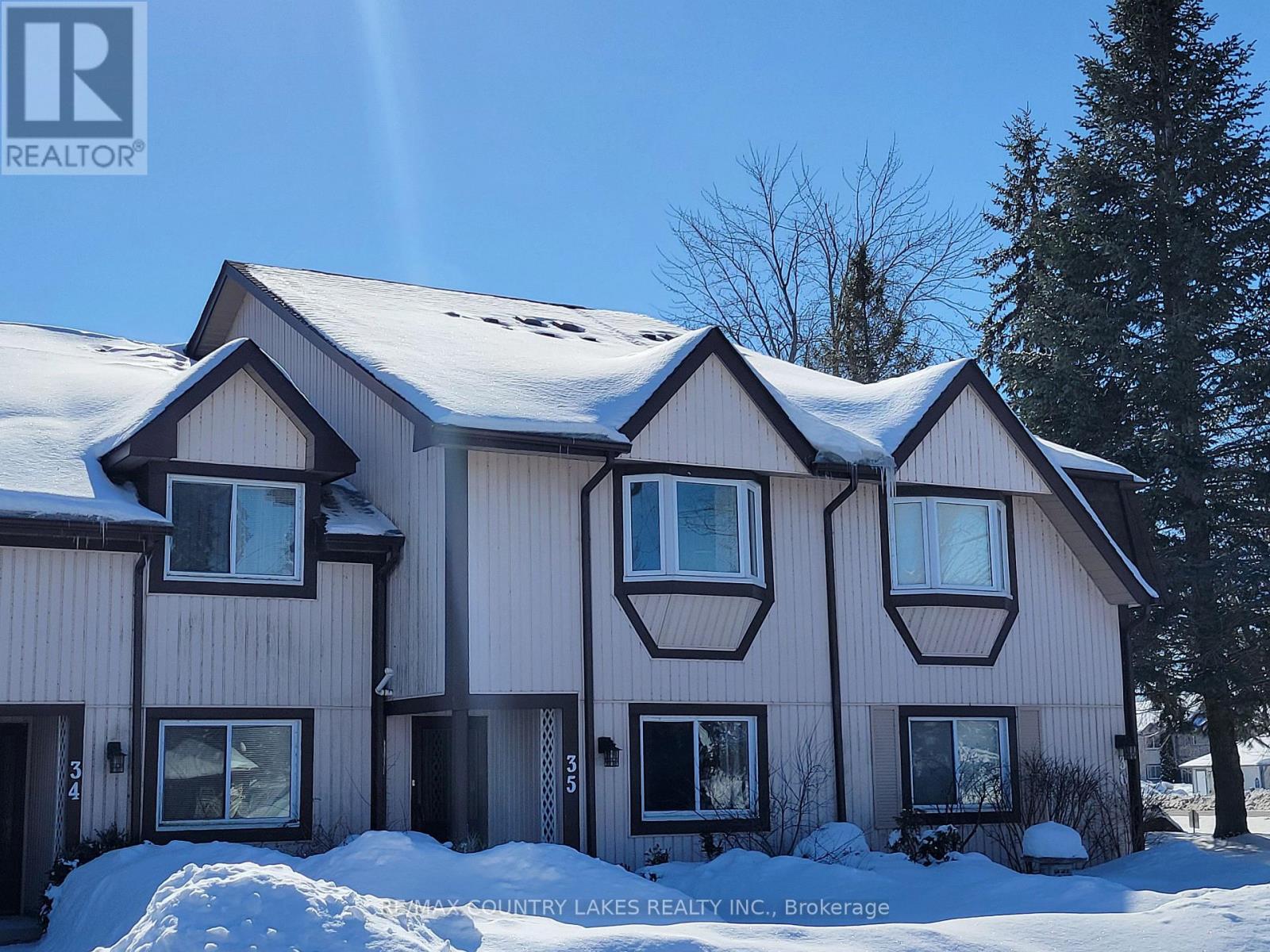 Townhouse at 35 - 21 LAGUNA PARKWAY, Ramara (Brechin)
