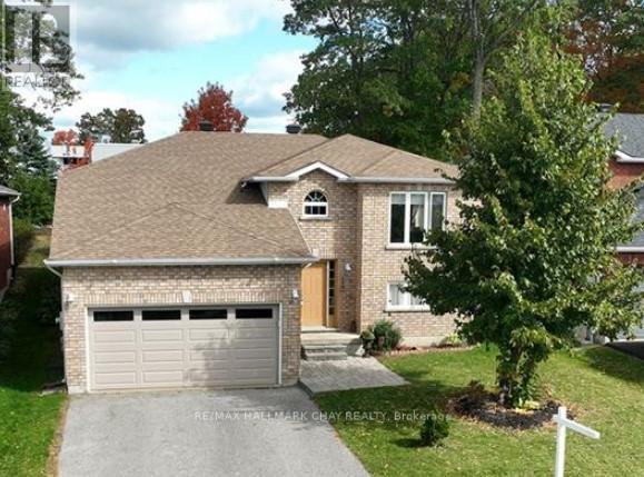 Detached at 139 WAWINET STREET, Midland