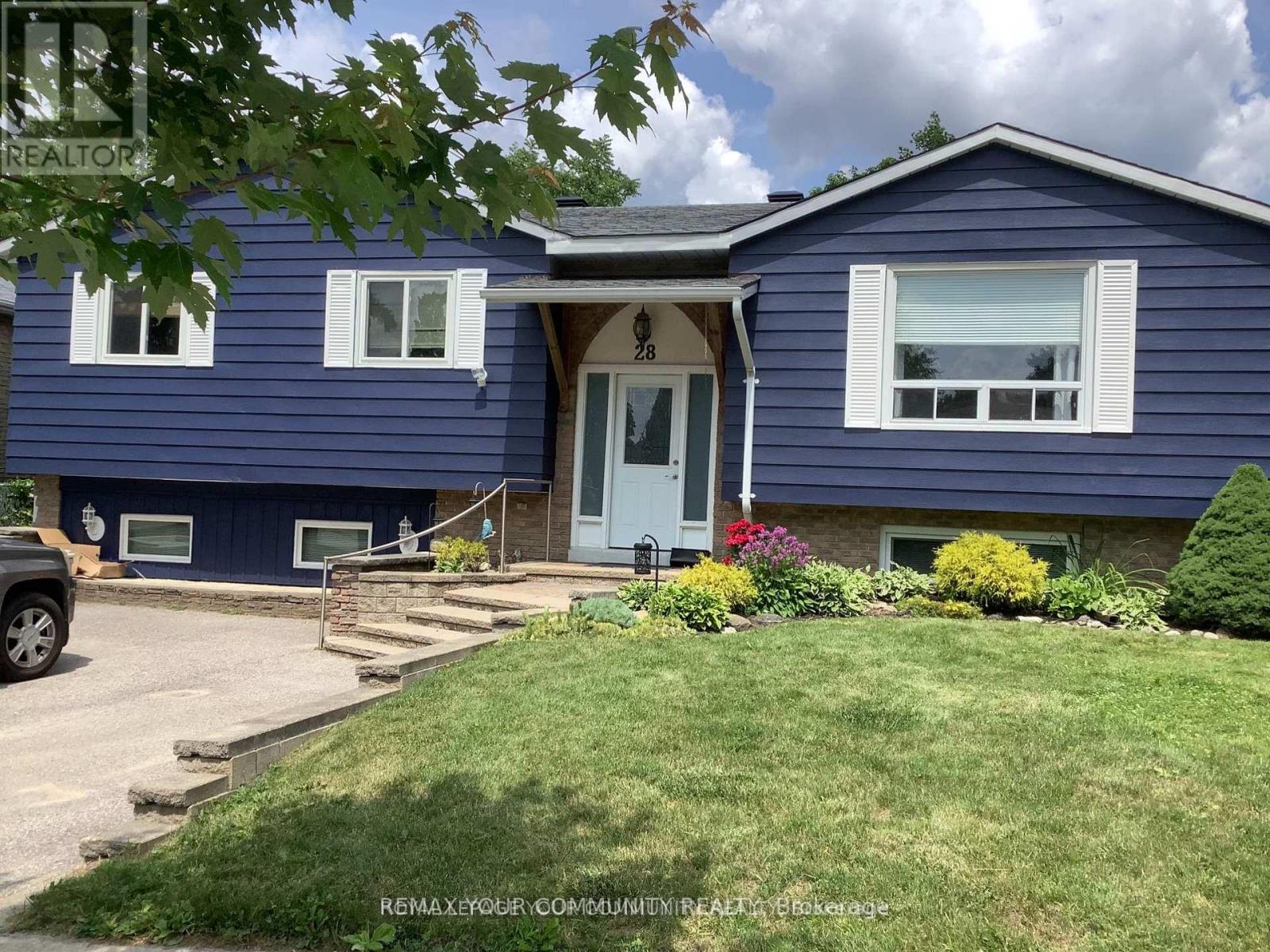 Detached at 28 INDIAN ARROW ROAD, Barrie (North Shore)