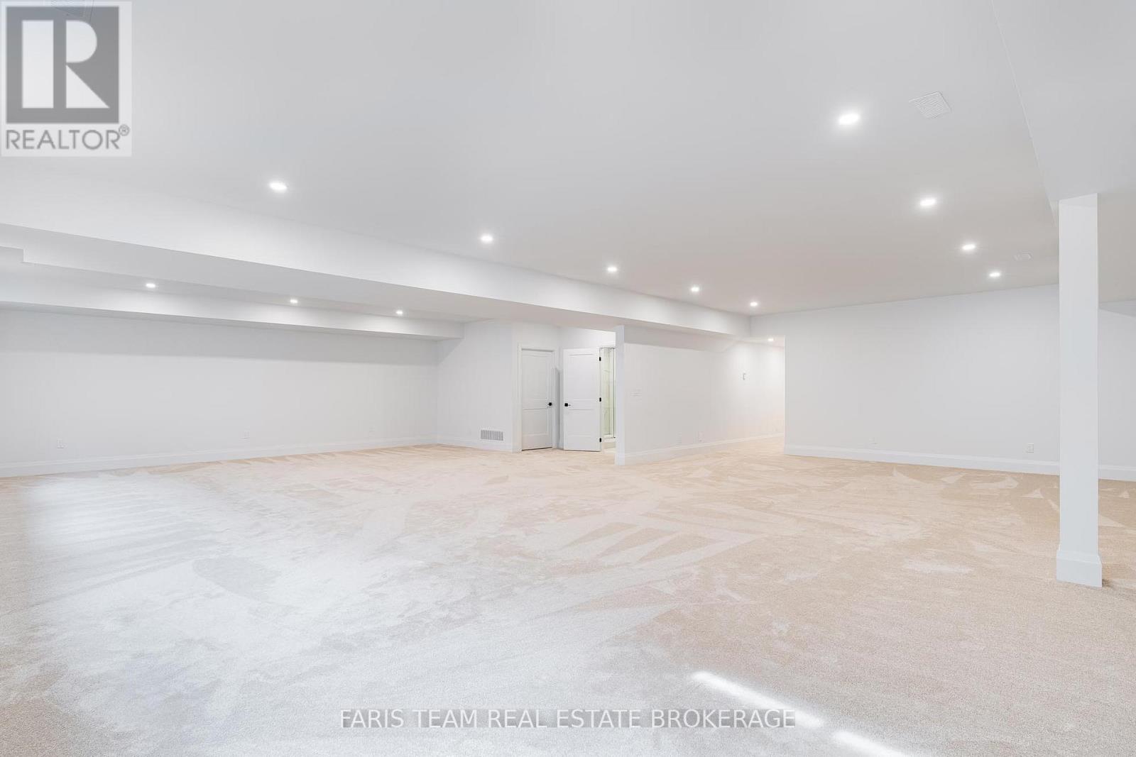 Detached at 7 REYNOLDS ROAD, Tiny