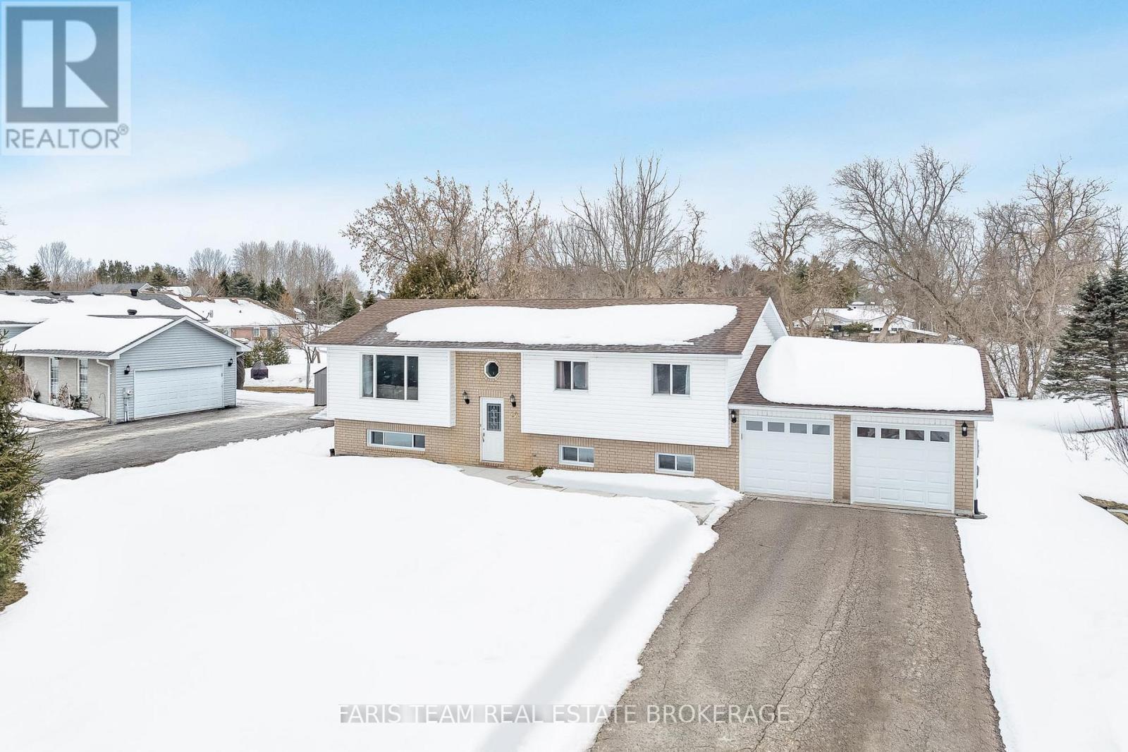 Detached at 10 SURREY LANE, Clearview (New Lowell)