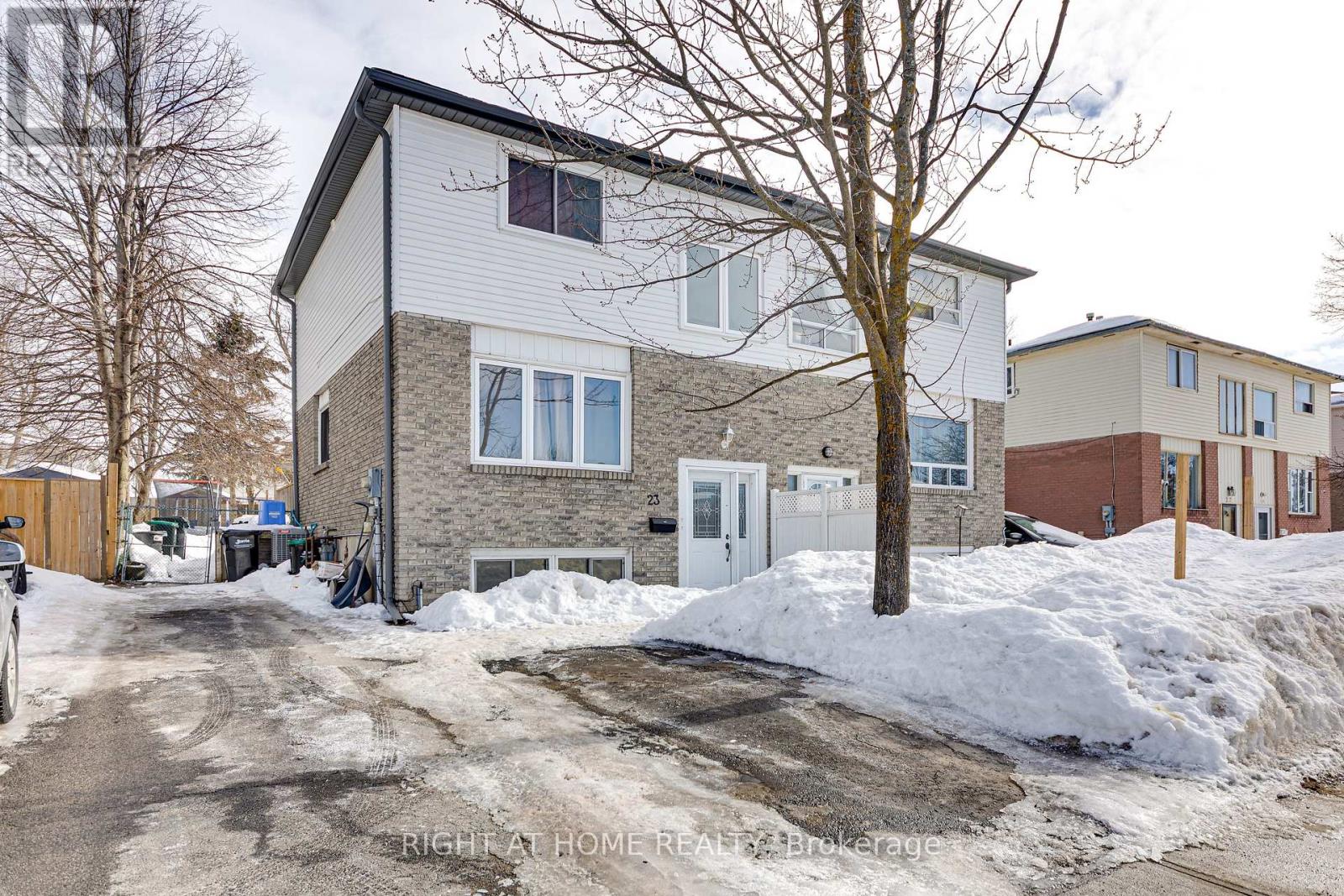 Multiplex at 23 CARLTON ROAD, Barrie (Cundles East)