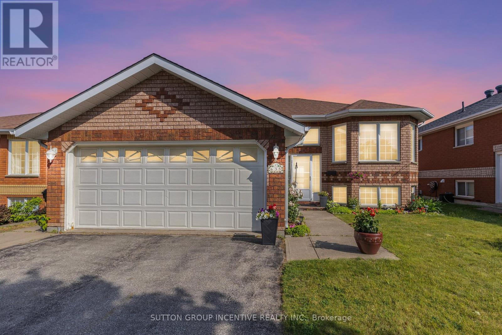 Detached at 635 WAYNE CRESCENT, Midland