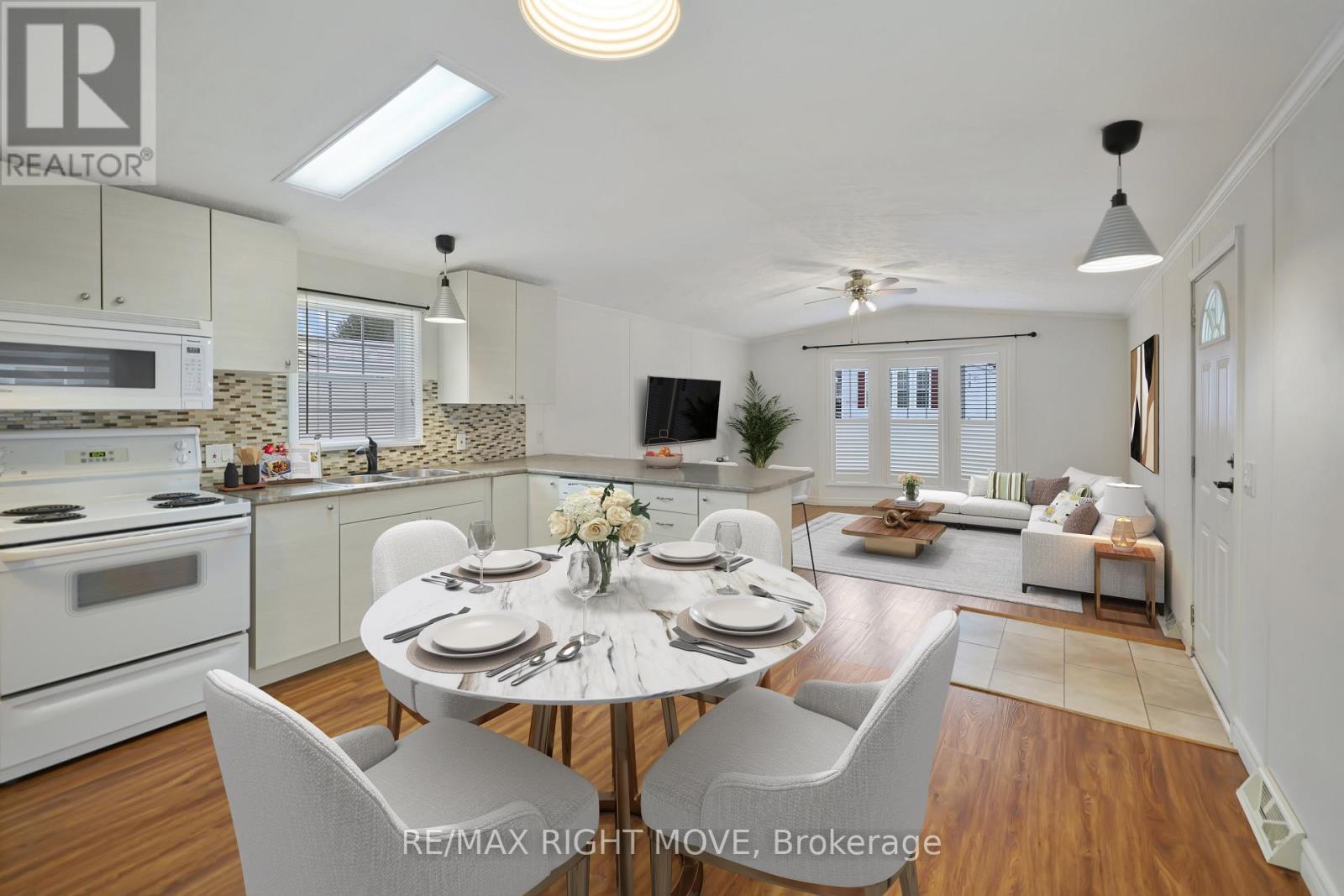 Detached at 4041 ASH CRESCENT, Severn