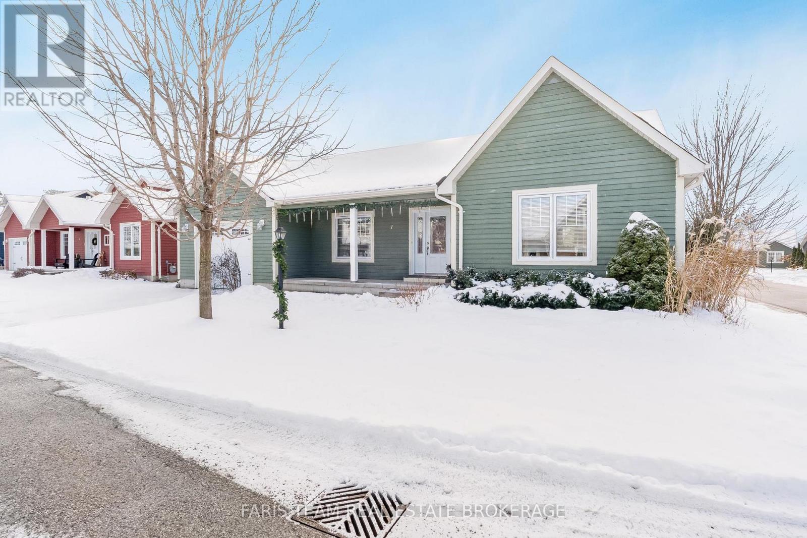 Detached at 1 BAY MOORINGS BOULEVARD, Penetanguishene