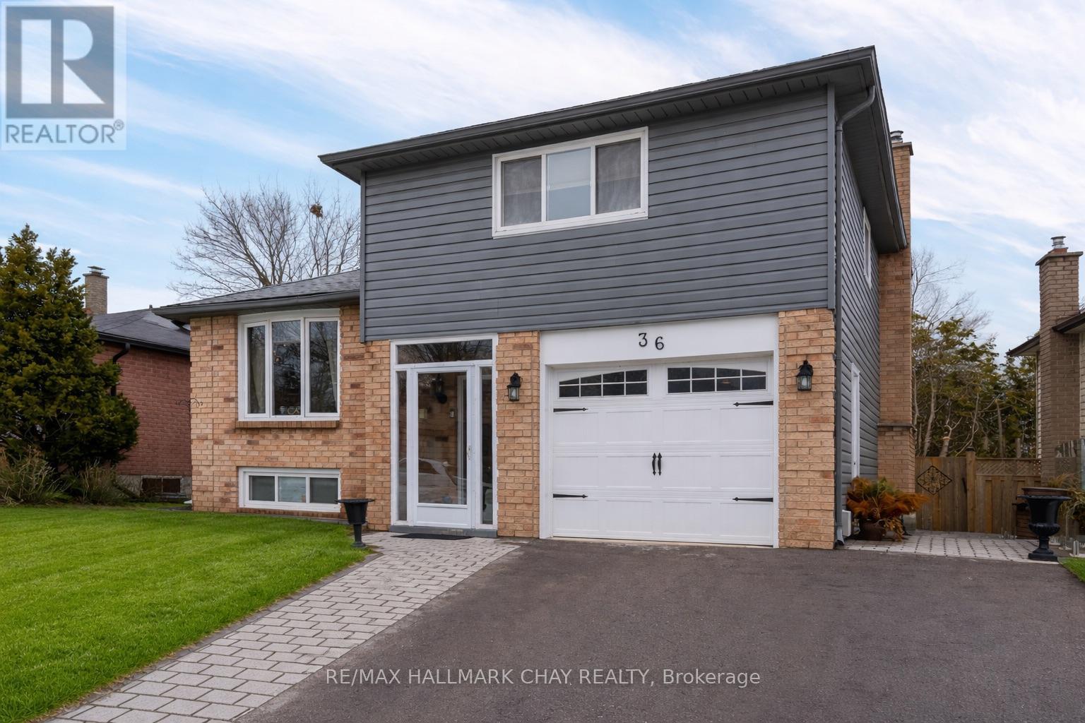 Detached at 36 RIDGEWAY AVENUE, Barrie (Allandale Heights)