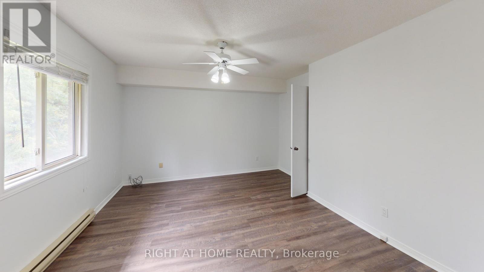 Apartment at 304 - 25 MEADOW LANE, Barrie