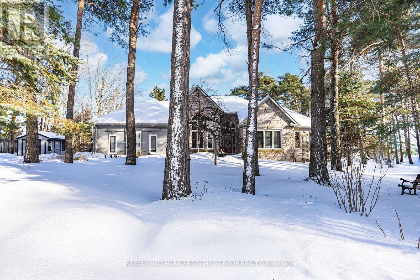 Detached at 11 BUNKER PLACE, Oro-Medonte (Horseshoe Valley)