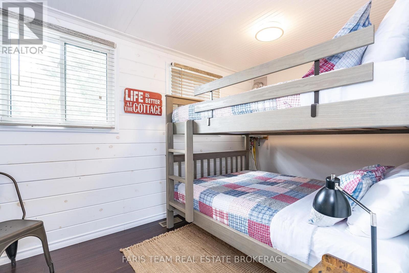 Detached at 258 PATTERSON BOULEVARD, Tay
