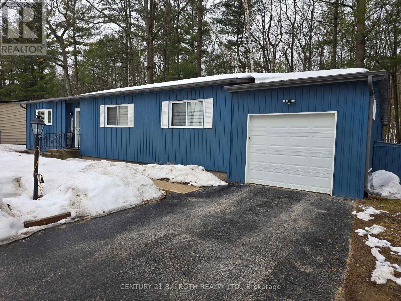 Detached at 10 ALLEN DRIVE N, Wasaga Beach