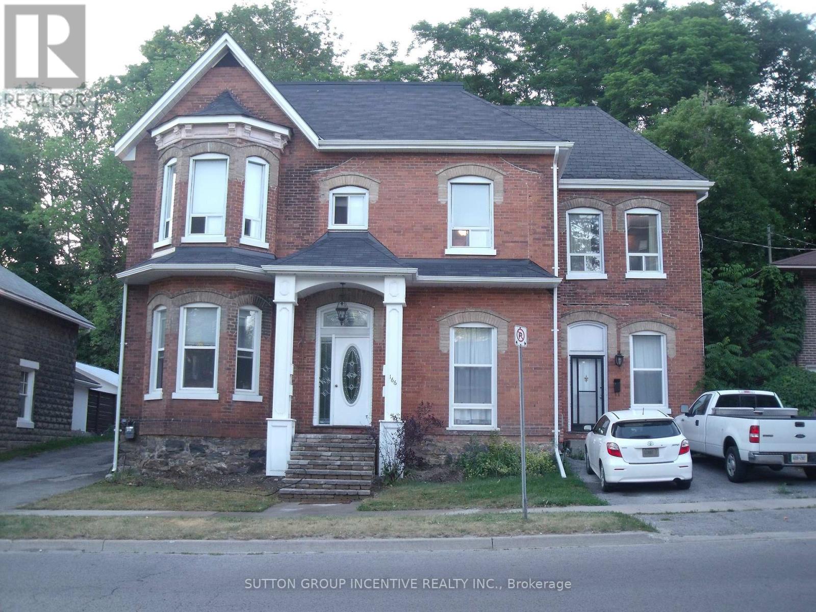 Multiplex at 166 COLLIER STREET, Barrie (Codrington)