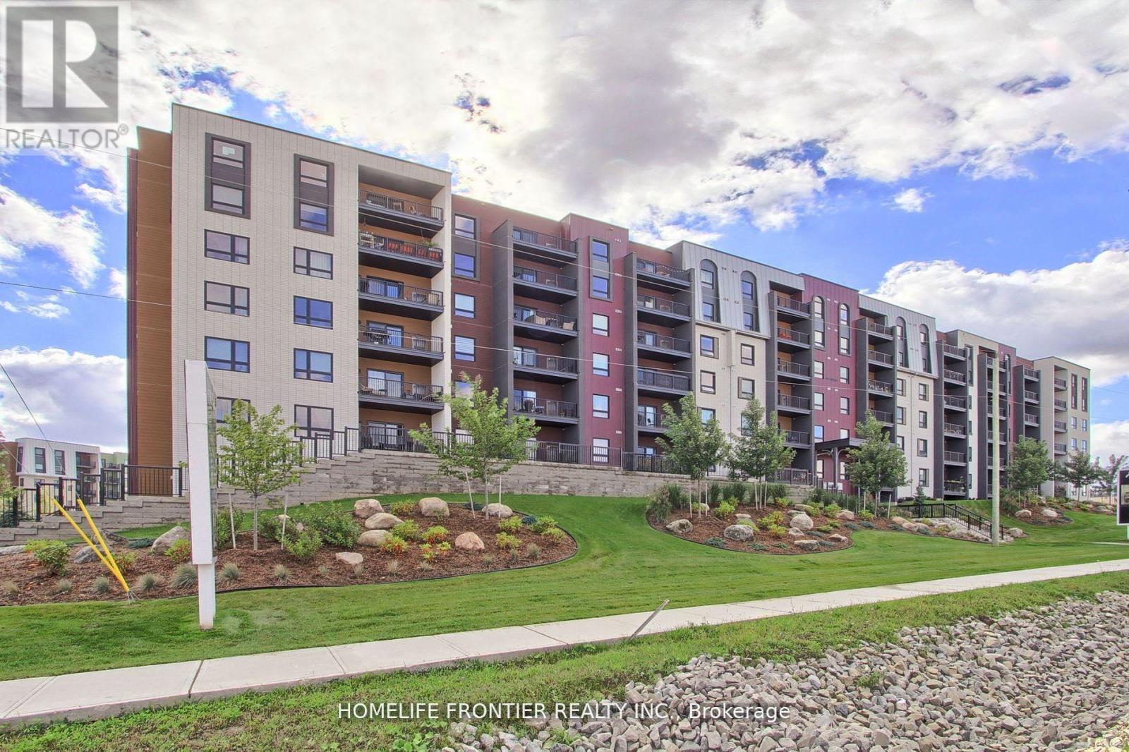 Apartment at 318 - 4 SPICE WAY, Barrie (Innis-Shore)