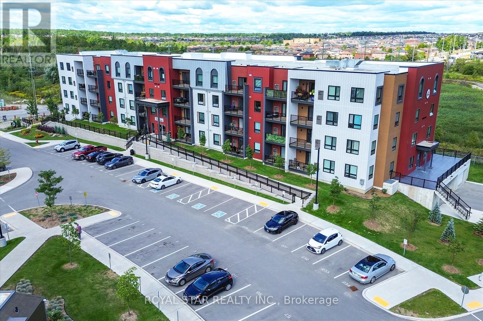 Apartment at 401 - 1 CHEF LANE, Barrie (Innis-Shore)