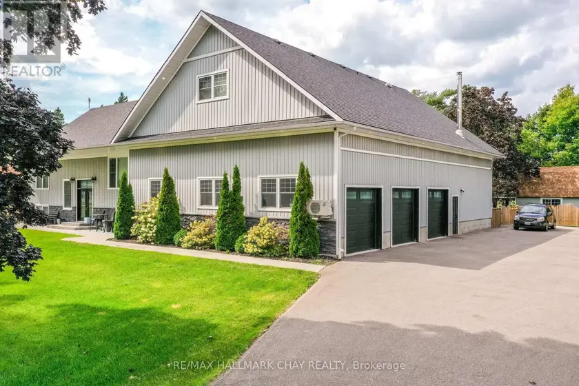 Detached at 4936 VASEY ROAD, Midland
