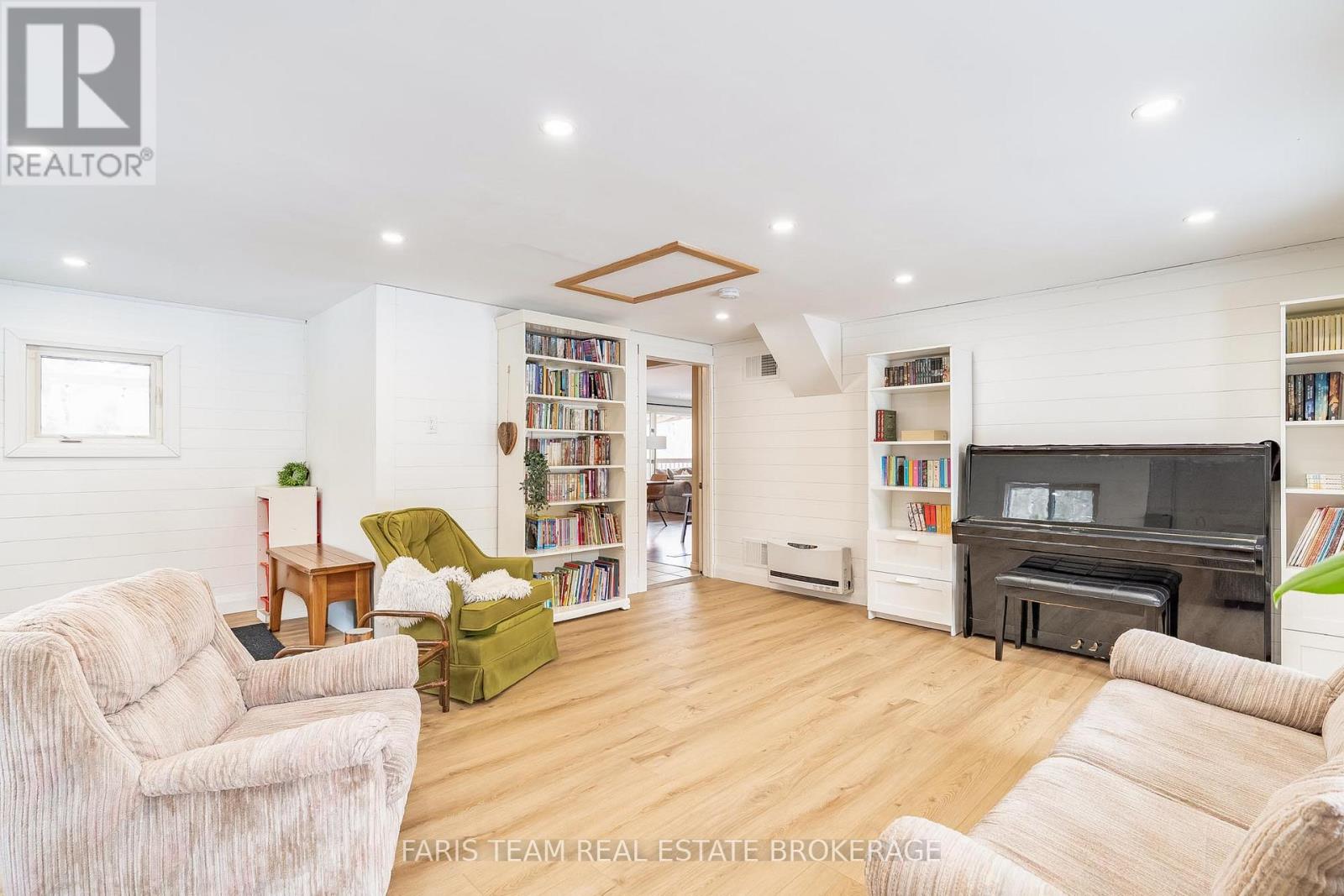 Detached at 1520 ROSEMOUNT ROAD, Tay
