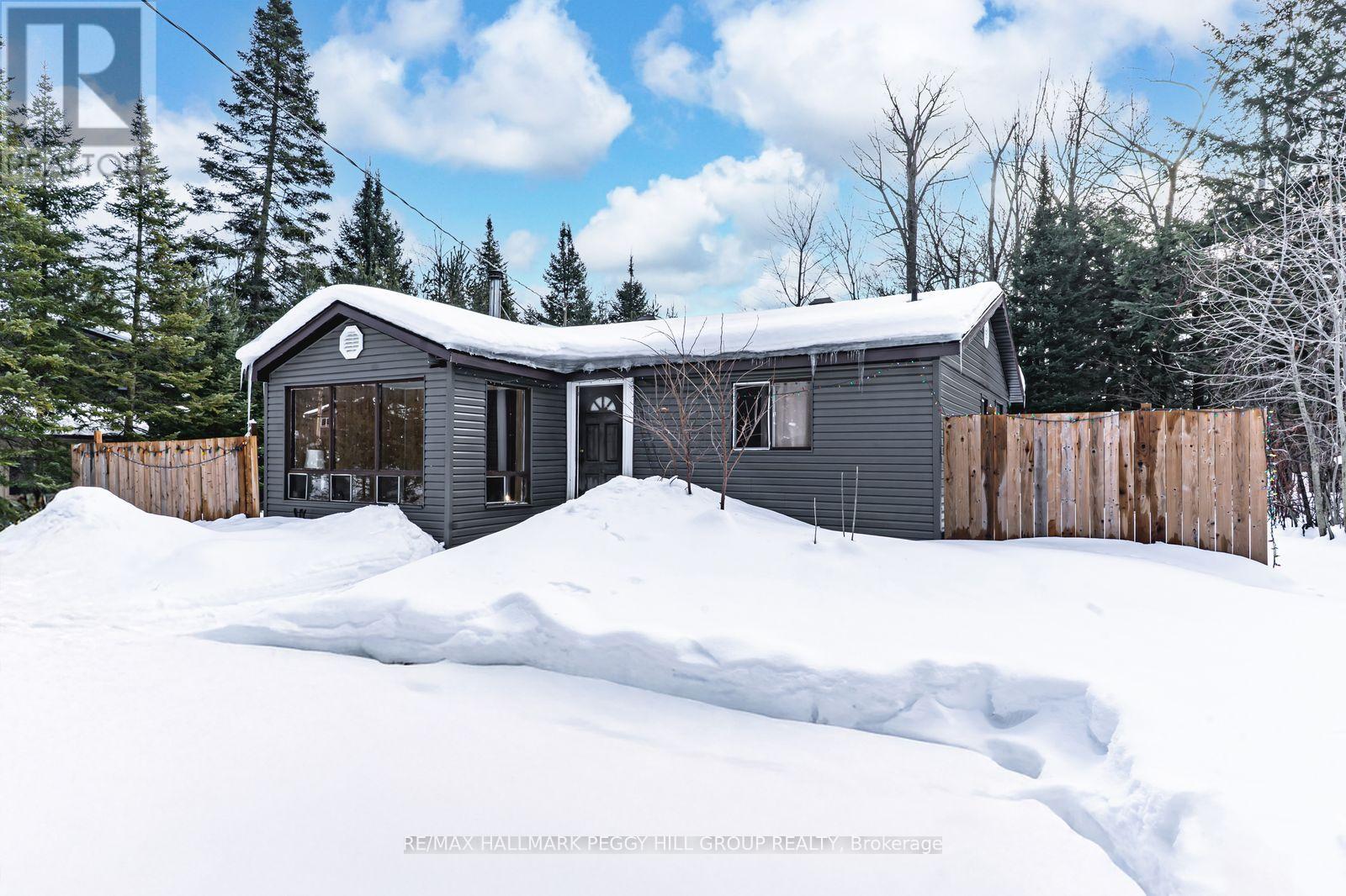 Detached at 138 MOREAU PARKWAY, Tiny